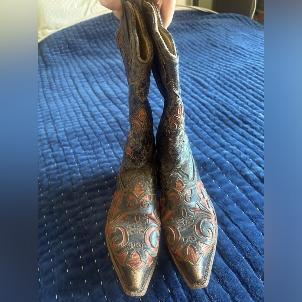 Corral Vintage cowboy boots size 7.5